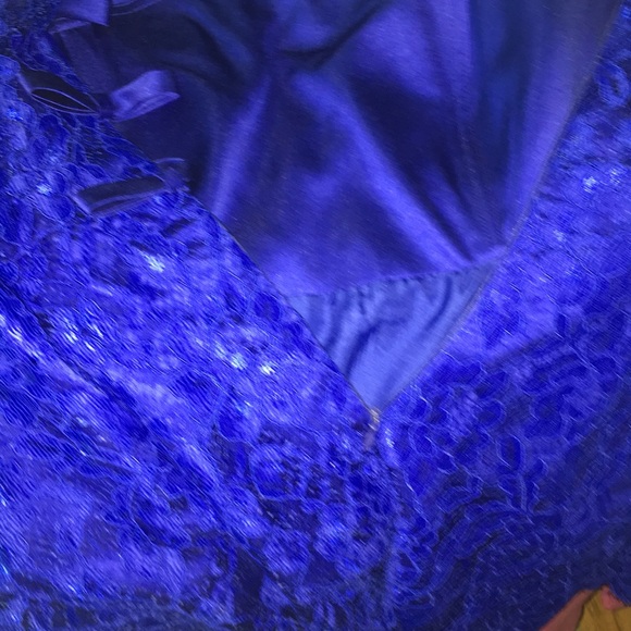 Stunning Cocktail Dress in Royal Blue Size 16 - Picture 4 of 5